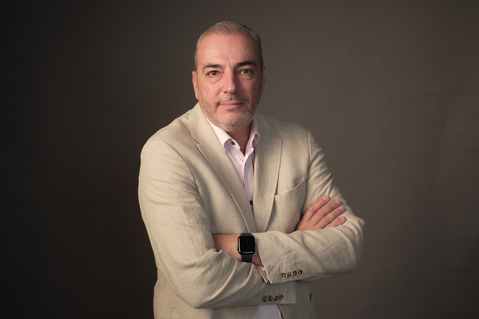 Арх. Георги Цикалов е управител и основател на архитектурно студио „Цикалов и архитекти“, създадено през 2012 г. с фокус върху инвестиционно проектиране, устройствено планиране и интериорен дизайн. 